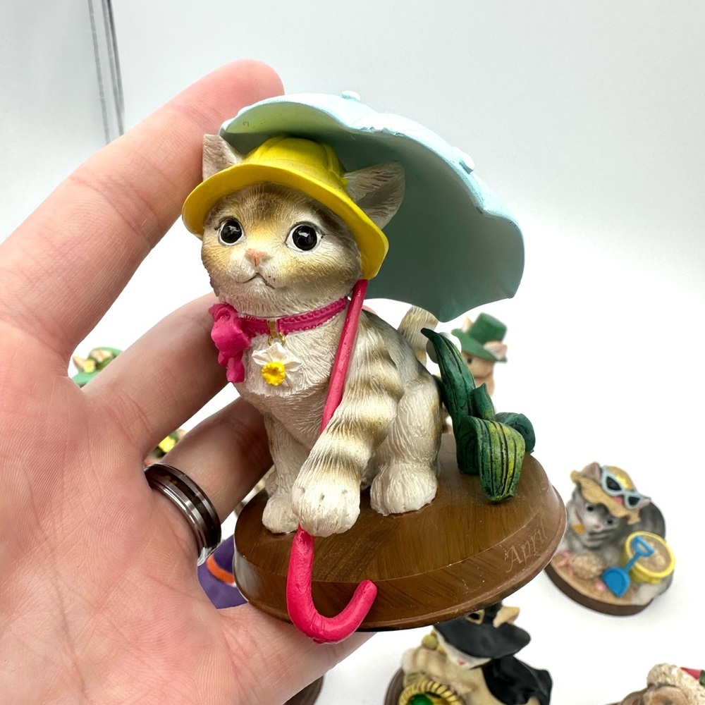 The Bradford Exchange Cat Purr-fect Perpetual Calendar Figures - Missing Jan - Picture 4 of 16